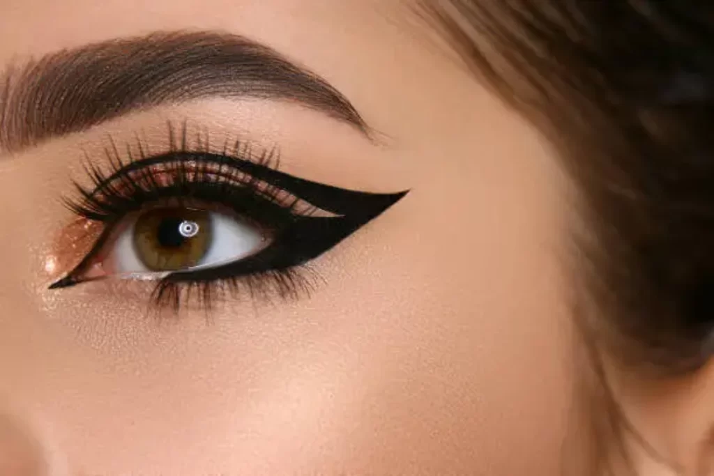 Cat-eye makeup looks