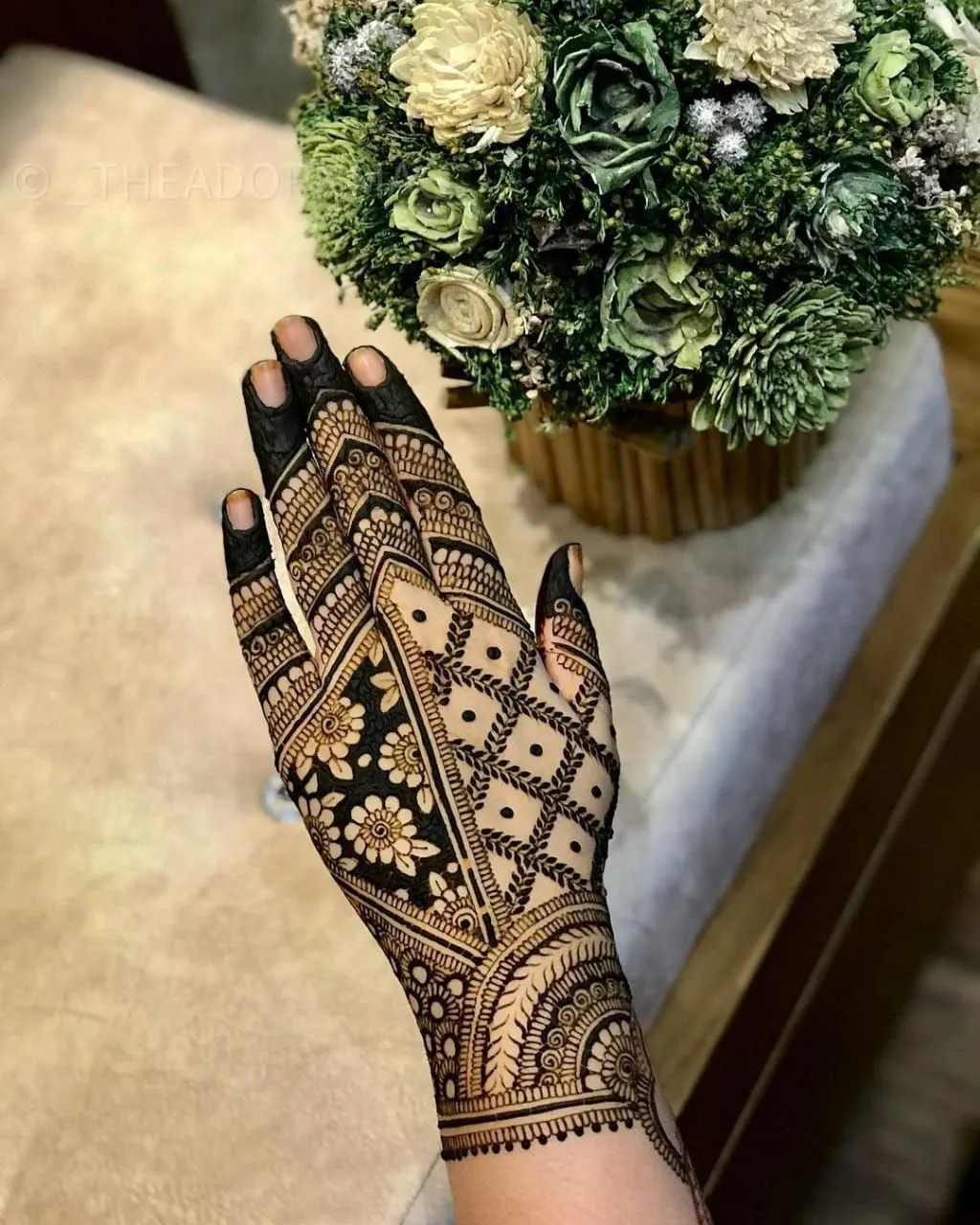 Backhand mehndi designs for wedding