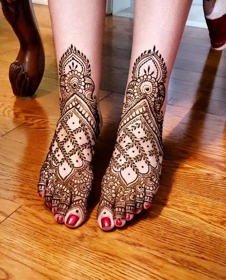 Foot mehndi design for wedding