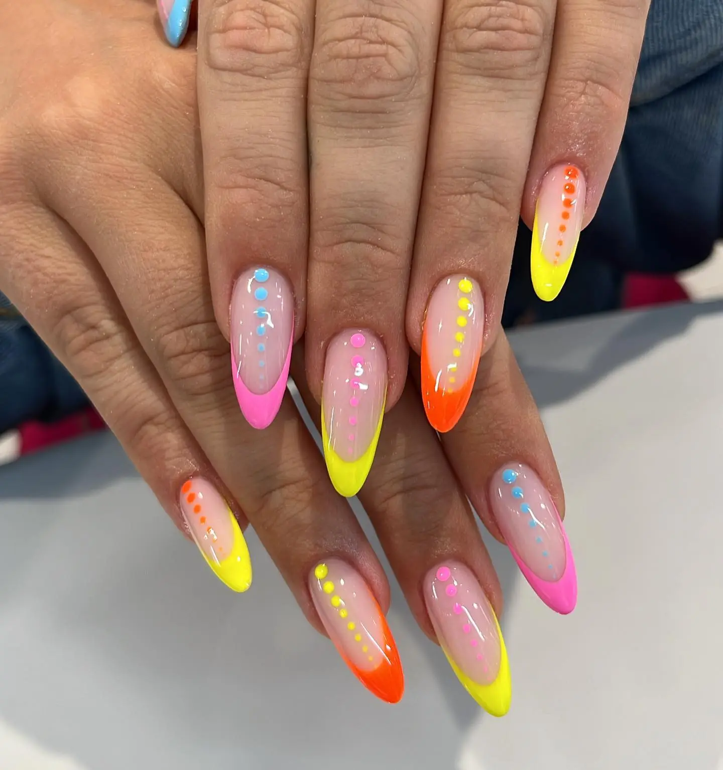 Neon nails design